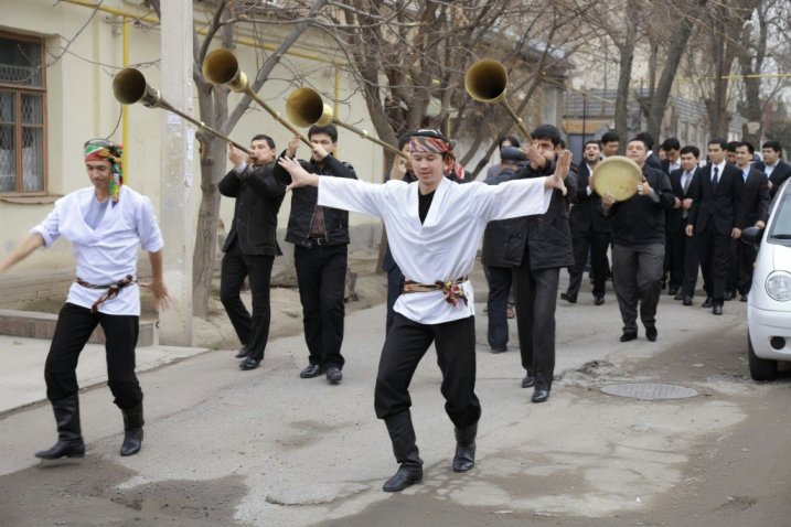 O'zbeklar To'yi - Osh shaxri (17.10.2011)